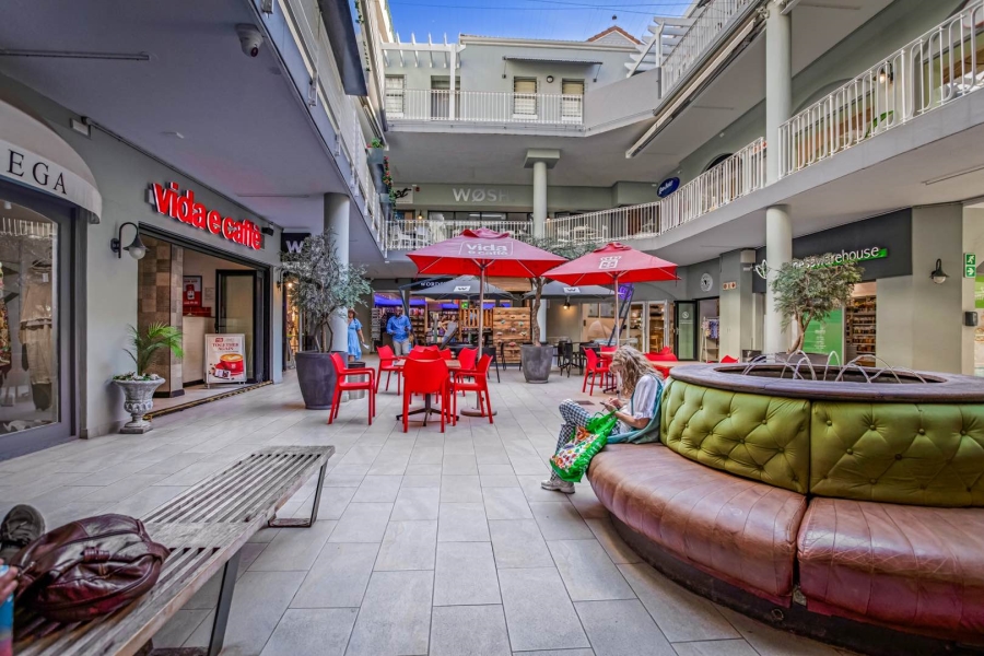 To Let 1 Bedroom Property for Rent in Sea Point Western Cape